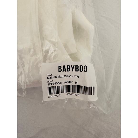 Elegant White Midi Dress - Picture 15 of 15